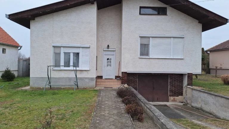 RD Chotín na 9,8 árovom pozemku; Exkluzívne u nás