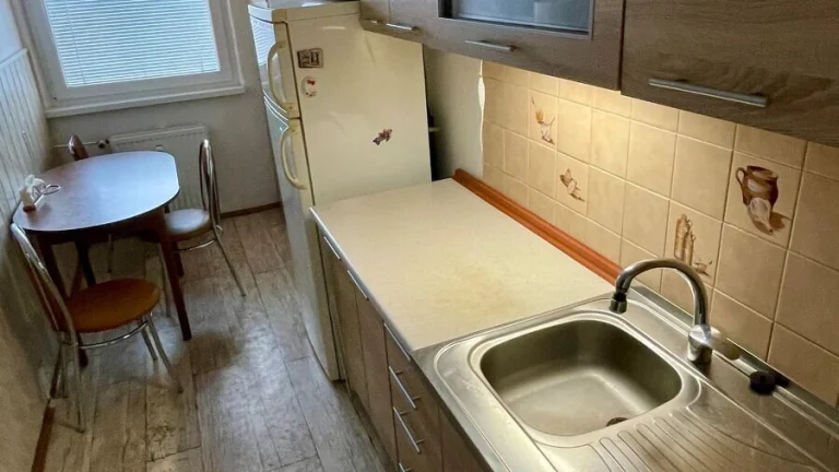 Na prenájom 3 izbový byt, čiastočná rekonštru.- Ťahanovce