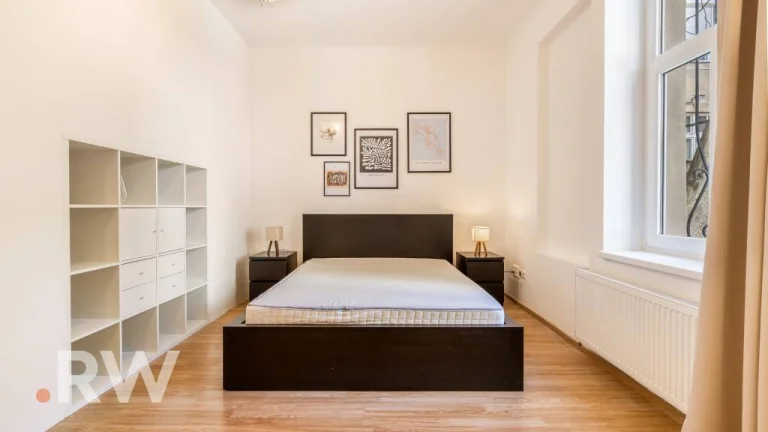 Pri PREZIDENTSKOM PALÁCI - DVOR - 2 izb. - 51,19 m2 - OKNA D