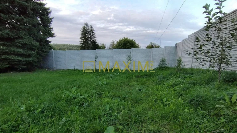 Stavebný pozemok v obci Horné Orešany