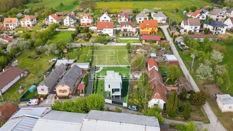 NA PREDAJ STAVEBNÝ POZEMOK 700m2, MYJAVA, TURÁ LÚKA