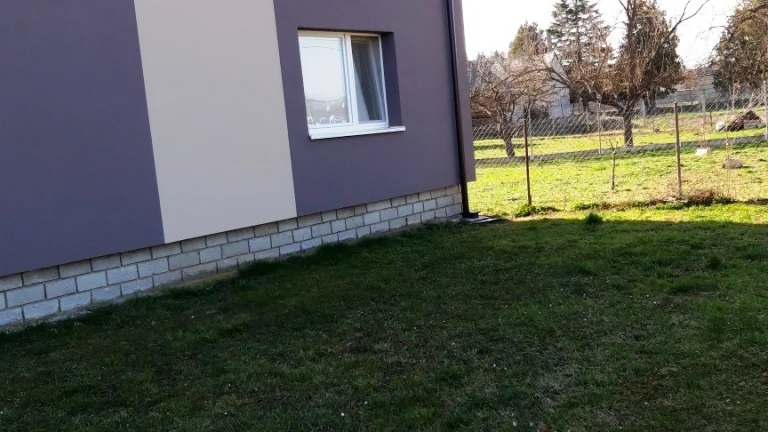 Prízemie rodinného domu so záhradou blízko PO