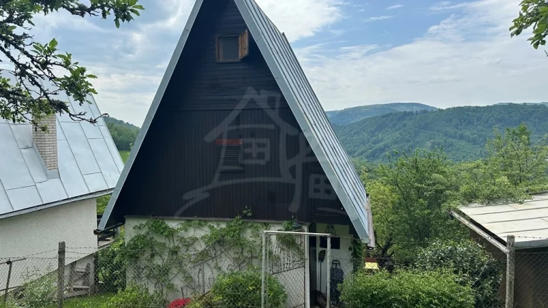 Chata v obci Utekáč s pekným výhľadom