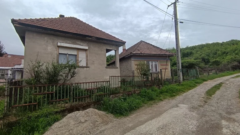 25 min. z Košíc 2-izbový rodinný dom v meste Gönc, Maďarsko