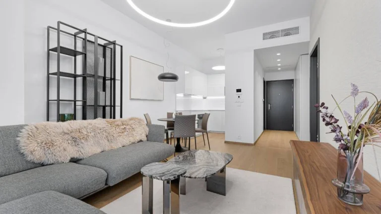 THE HOME︱EUROVEA TOWER - zariadený 2i byt s výhľadom na Duna