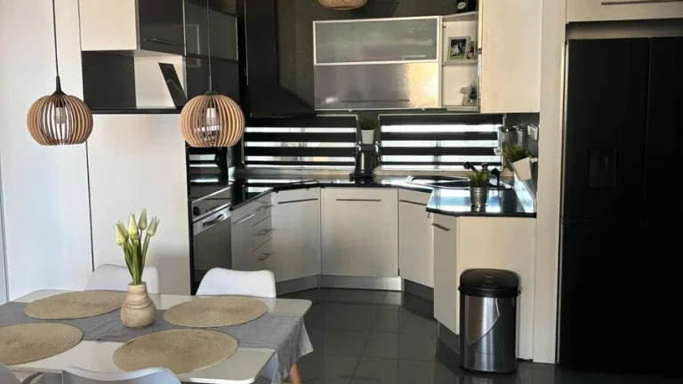 NADŠTANDARDNE prerobený a zariadený 3 izb. byt s balkonom