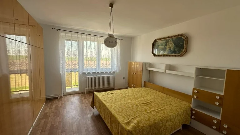 3 - izbový byt s dvoma balkónmi, parkovaním a záhradkou