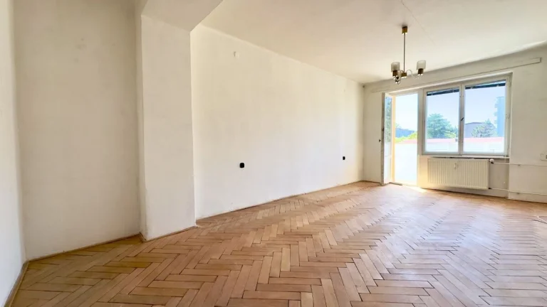 NA PREDAJ 2 IZB. BYT S BALKÓNOM, 52M2, PALÁRIKOVA UL., SENIC