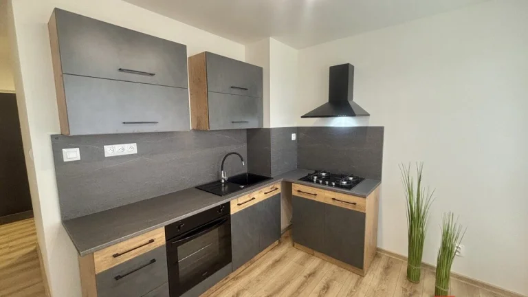 Na prenájom: Moderný 1-izbový byt po rekonštrukcii – Žiar na