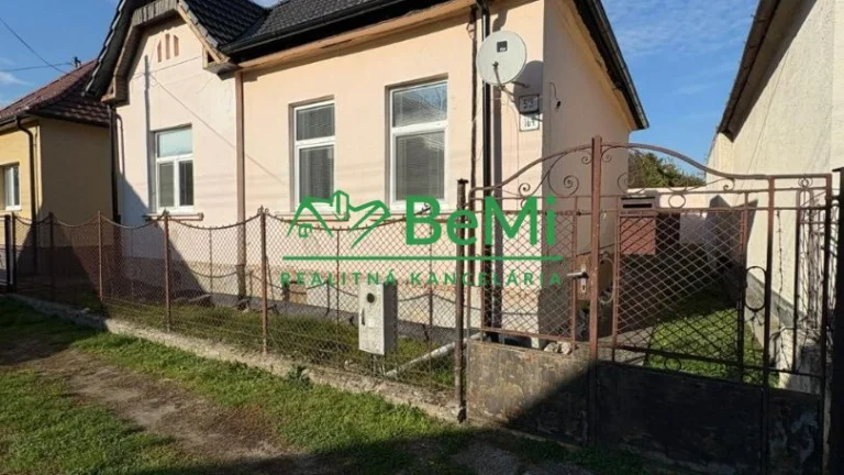 Na predaj zrekonštruovaný rodinný dom v tichej lokalite Leop
