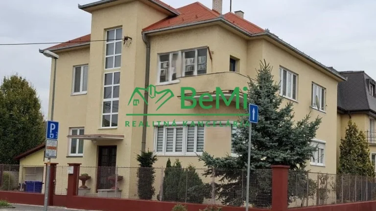 REZERVOVANÉ Na predaj: Dvojgeneračná vila v centre mesta