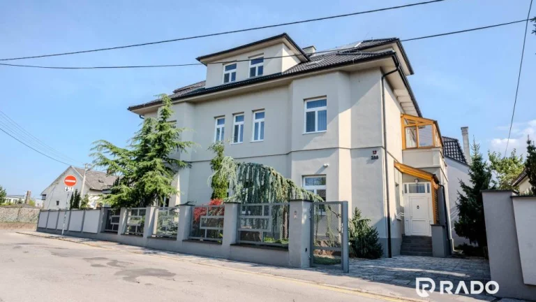 RADO | Exkluzívne na predaj rodinná vila na ul. Kollárova, T