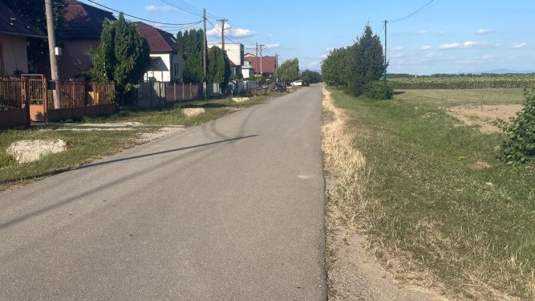 Pozemok vhodny na vystavbu rod. domu v obci Hatalov
