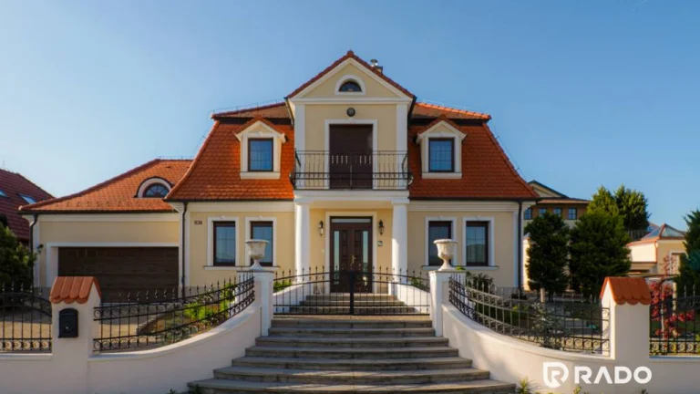 RADO | Veľký rodinný dom+bazén+bungalov, Soblahov