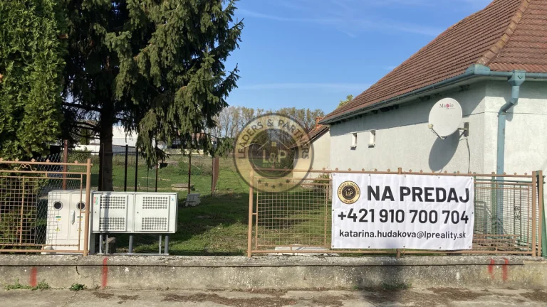 PREDAJ pozemok v obci Horné Saliby/Hrušov