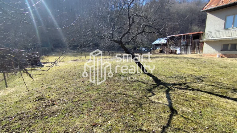 Investícia, Rodinný dom s rovinatým pozemkom 1439 m2, Malach