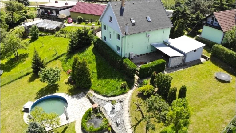 NOVÁ CENA rodinný dom s 2 bytovými jednotkami + bazén