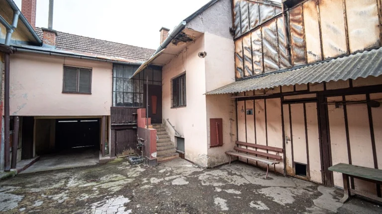 RODINNÝ DOM, PÔVODNÝ STAV, POZEMOK 1252 m2, LIKAVKA