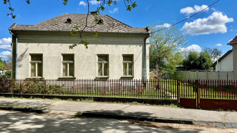 Na predaj 4-izb tehlový meštiansky rodinný dom v pôvo…