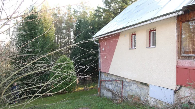 Rekreačná chalupa v záhradkárskej oblasti Zbyňov pri RT