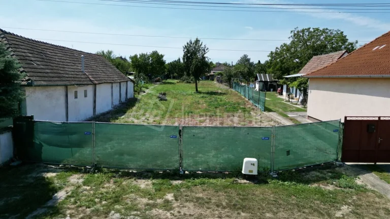 Stavebný pozemok v tichej lokalite o výmere až 1336 m2…
