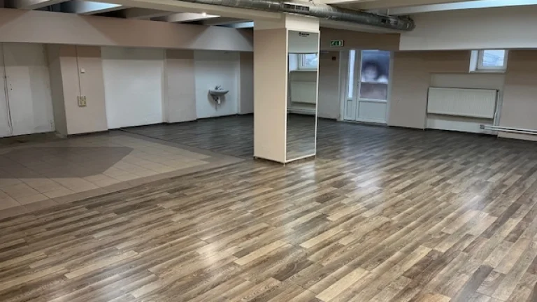 Prenájom obchod, služby Nitra, centrum, veľký pohyb ľudí