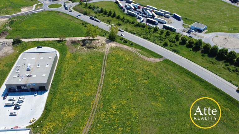 Na predaj 3665m2 komerčný stavebný pozemok + 701 m² cesta