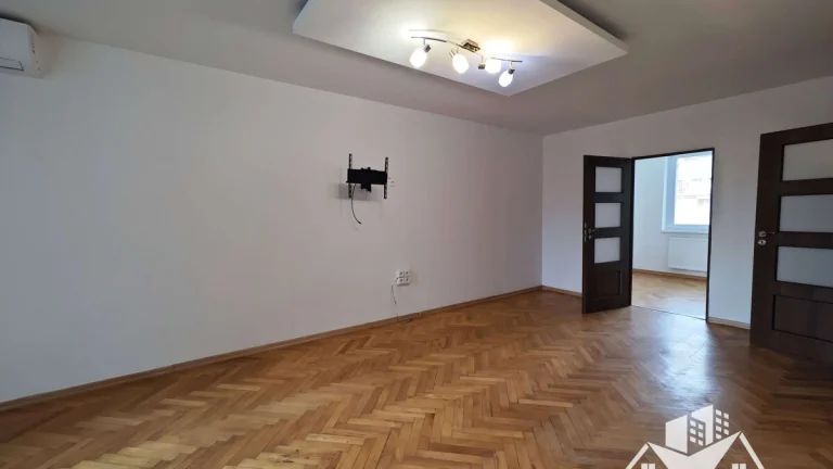 Na prenájom 3-izbový byt s balkónom v Nových Zámkoch