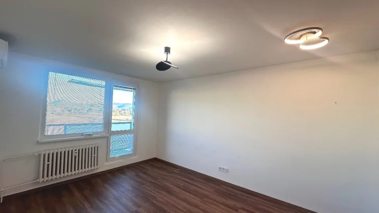 PRENÁJOM - 2 izbový byt s balkónom, Edelényska ulica