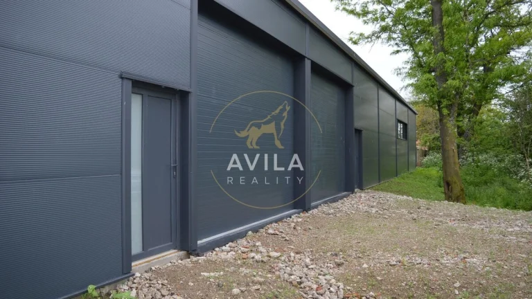 NA PREDAJ: nová sendvičová hala 300m2 vo Voderadoch