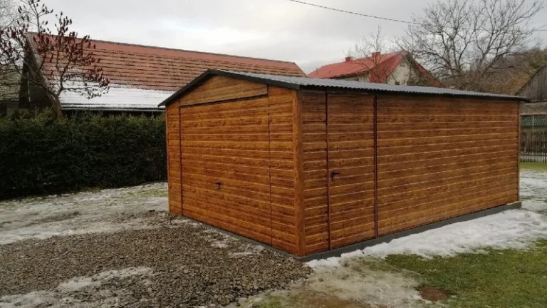 PLECHOVÁ GARÁŽ 4 X6m VZOR DREVA PREMIUM+ DVERE