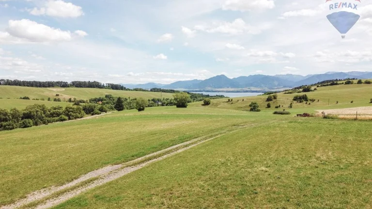 Nová cena: Pozemok 2285 m2, Liptovský Mikuláš - Ižipovce