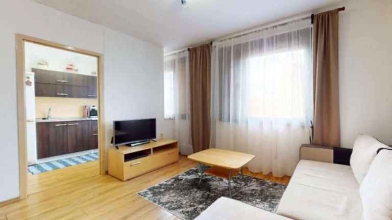PREDAJ - Prerobený 1 izbový byt so zariadením v Komárne