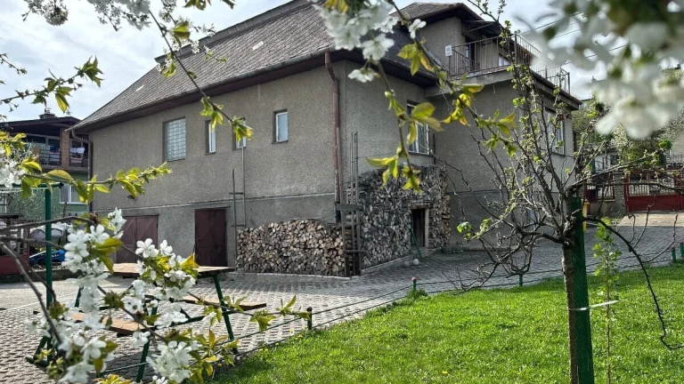 Rodinný dom s veľkým pozemkom - Spišská Nová Ves