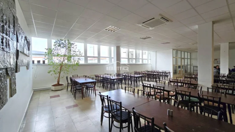Veľký GASTRO priestor, kuchyňa, jedáleň a príslušenstvo