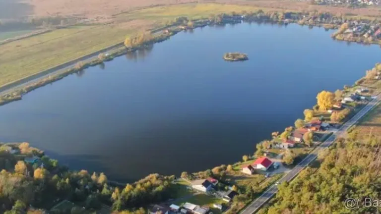 Rekreačný pozemok s prístupom k vode Jakubov
