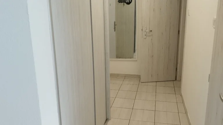 Na prenájom 2 izbový byt s balkónom