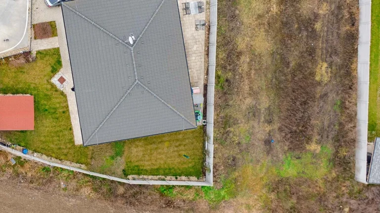 VYMEŇ SUSEDA – NA PREDAJ SLNEČNÝ POZEMOK /426 m2/, obec HAM