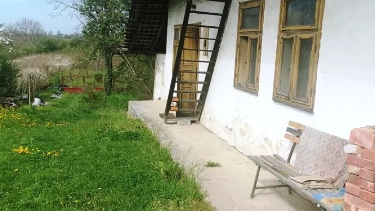 Na SPLÁTKY malá útulná chalupa v obci Zbrojníky