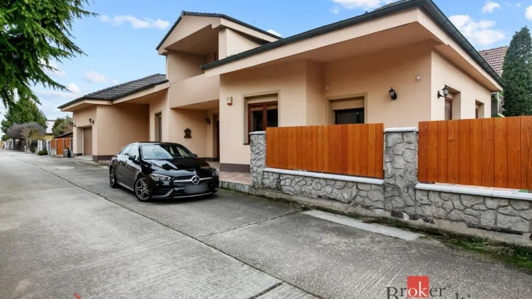 8-izbový RD, BAZÉN, DVOJGARÁŽ - VHODNÝ AJ AKO SÍDLO FIRMY
