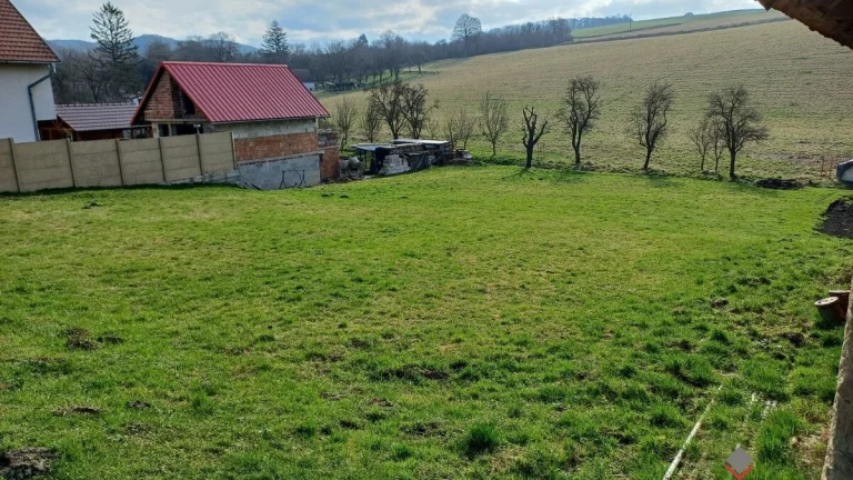 Predaj pozemku 1026 m2 v obci Podbranč.