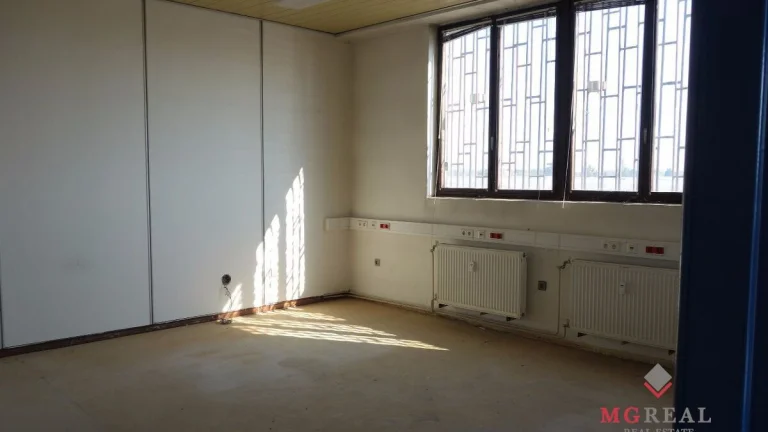 Administratívne priestory 74m2, nízka cena, výhodná poloha,