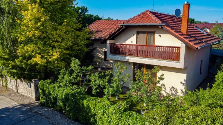 Na predaj | 6 izbový rodinný dom 241 m² - Chorvátsky Grob