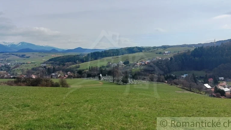 Slnečný pozemok v pripravovanej vidieckej zástavbe pod Cho