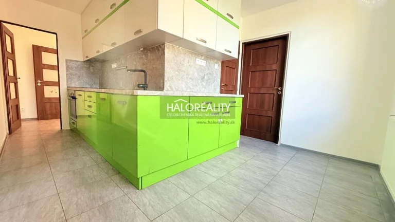 HALO reality - Predaj, trojizbový byt Nové Zámky