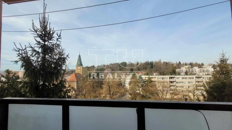 NA PREDAJ 2-IZBOVÝ BYT S BALKÓNOM 45m2, MYJAVA