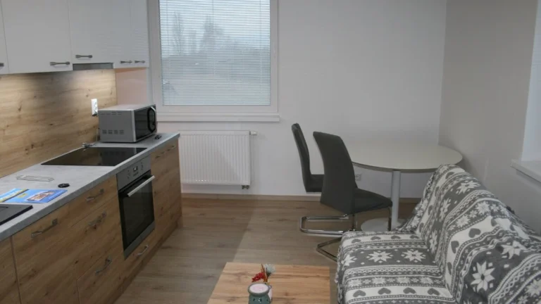 Prenájom 1,5 izb.bytu-Slov.Grob- s par.statím od majiteľa.