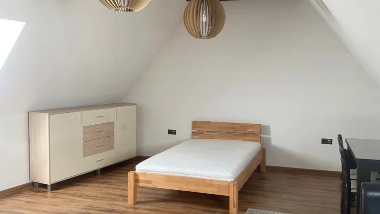 Ponúkame na prenájom garzonku v centre mesta Rožňava