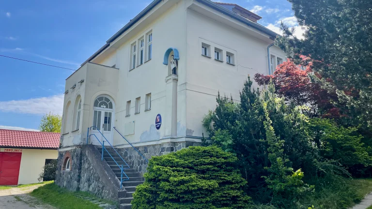 Pronájem bytu 5+1 114 m², Lštění (ID 176-NP01588)