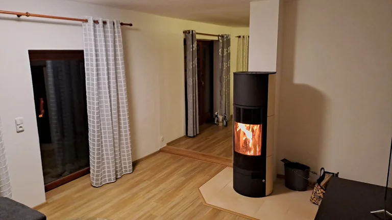 Pronájem bytu 2+1 v osobním vlastnictví 60 m², Hosín (ID 261-NP01057)